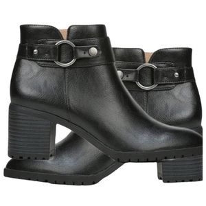 LIFESTRIDE Miranda Ankle Boot Black- Wide Width